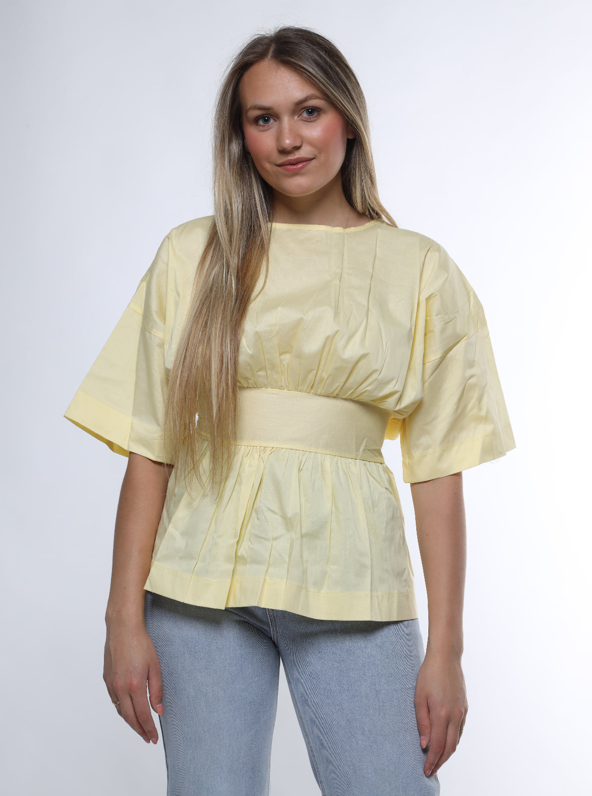 BLOUSE BACK BOW GEEL