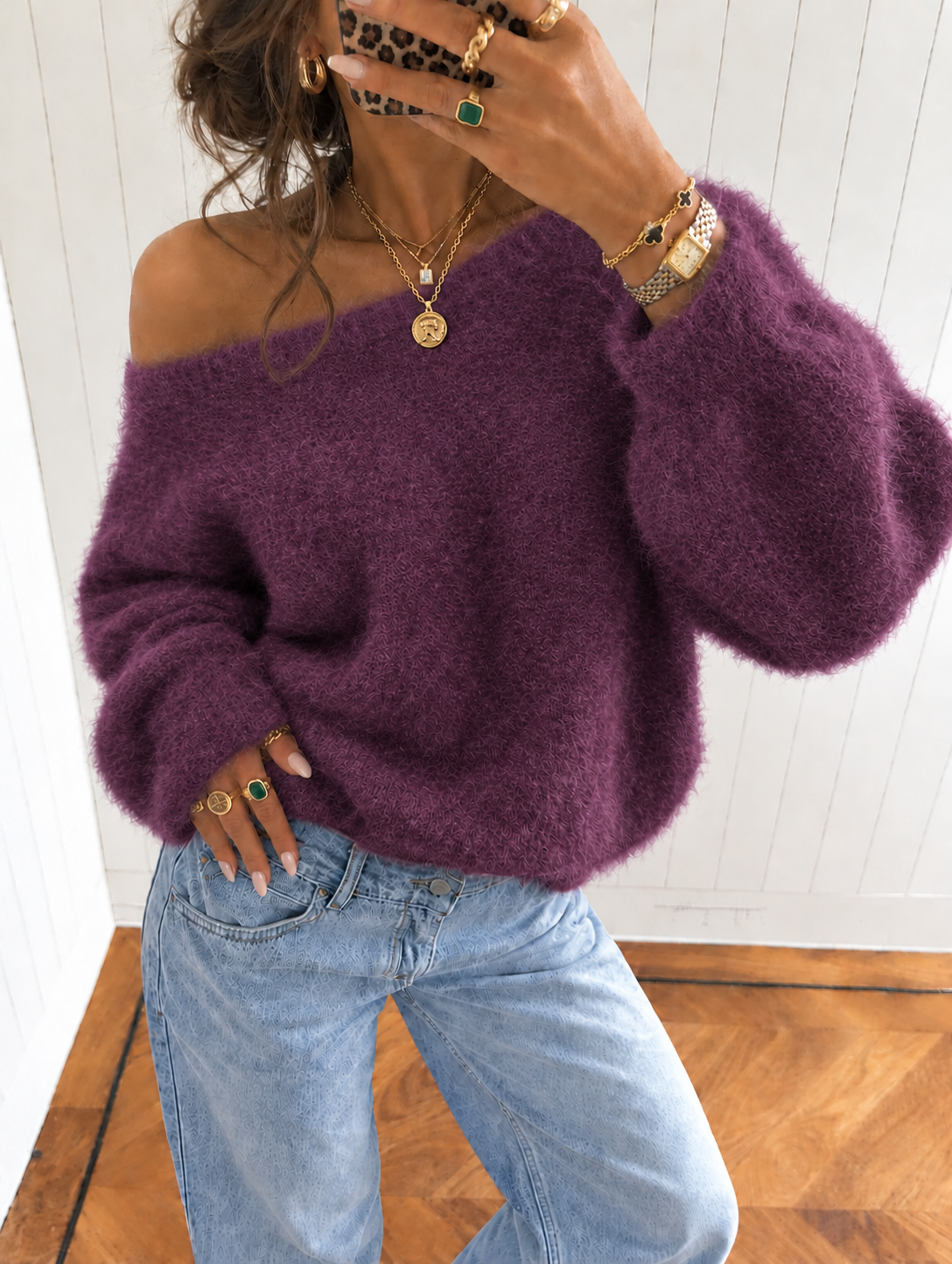Off schoulder knit plum
