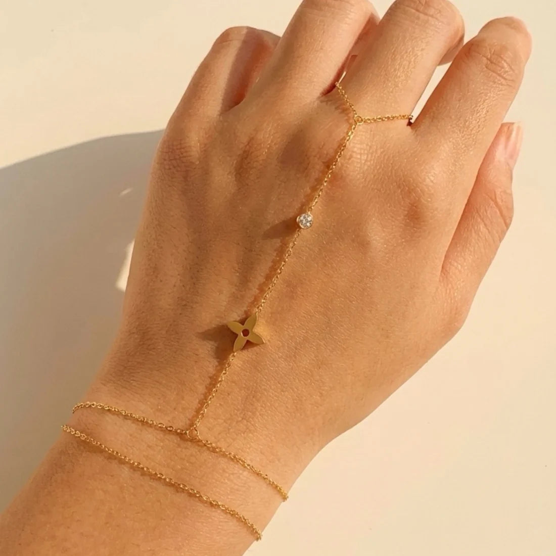 Blooming hand chain